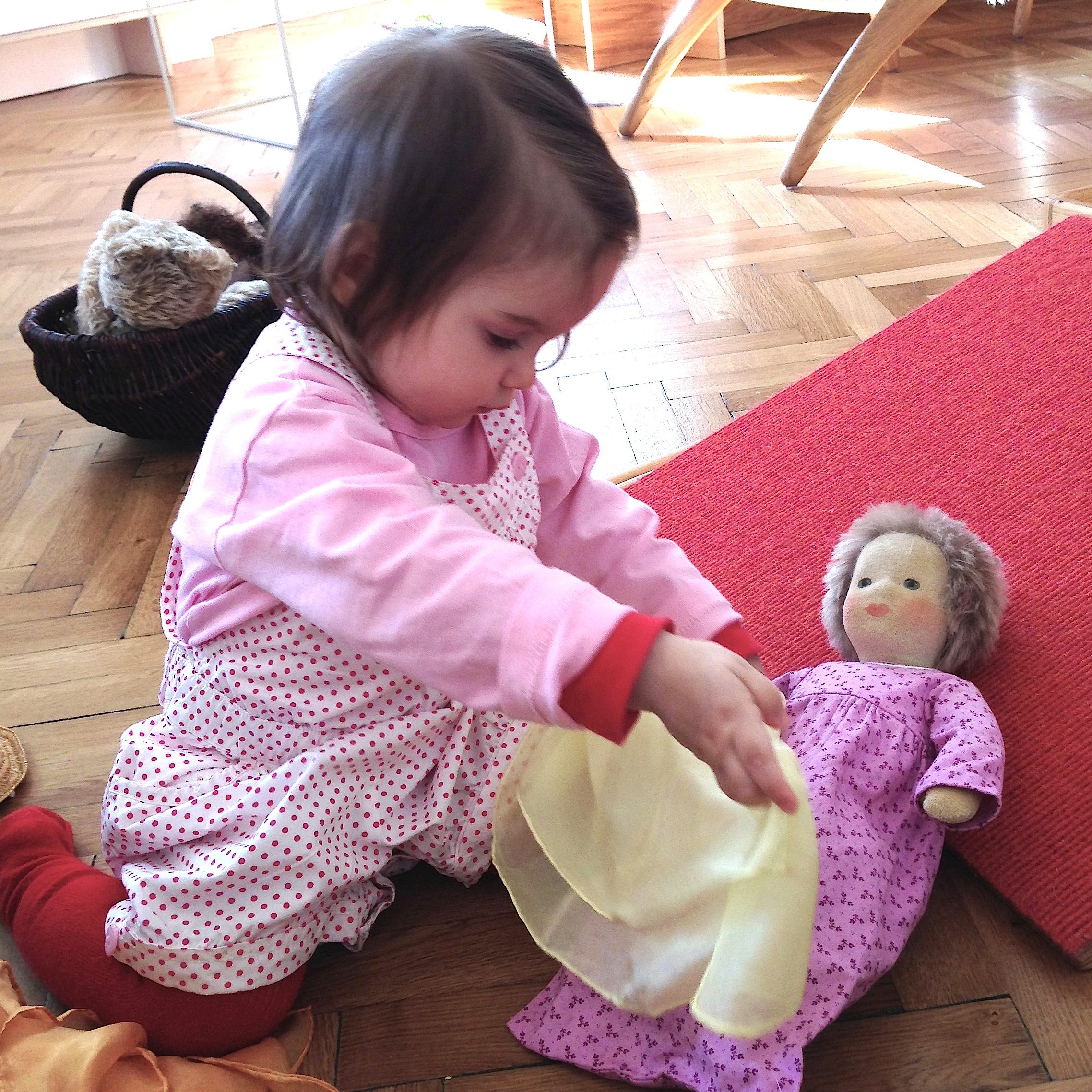 Child_with_doll